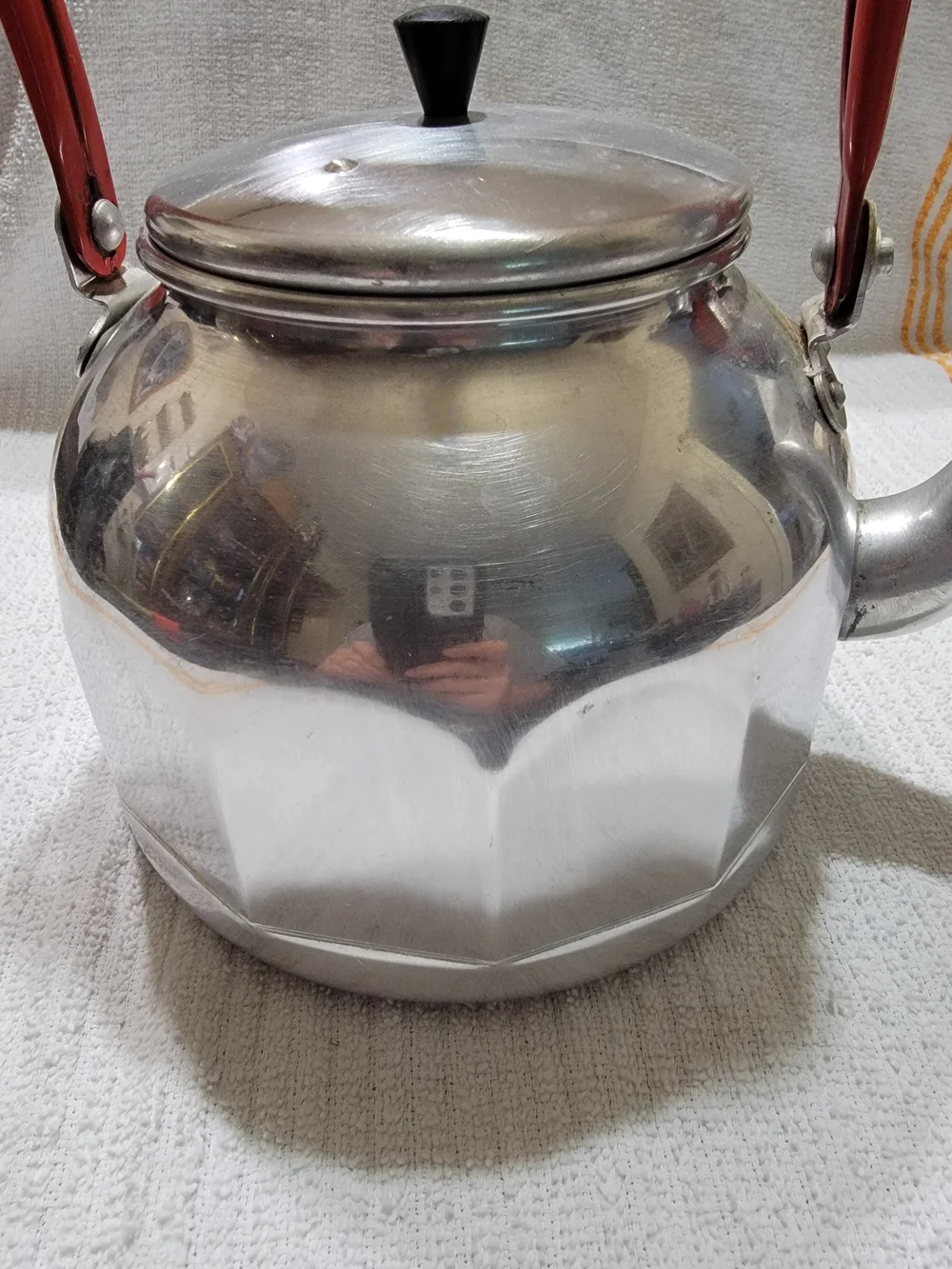 Vintage Red-Handled Aluminum Tea Kettle - Classic Home Kitchen Kettle